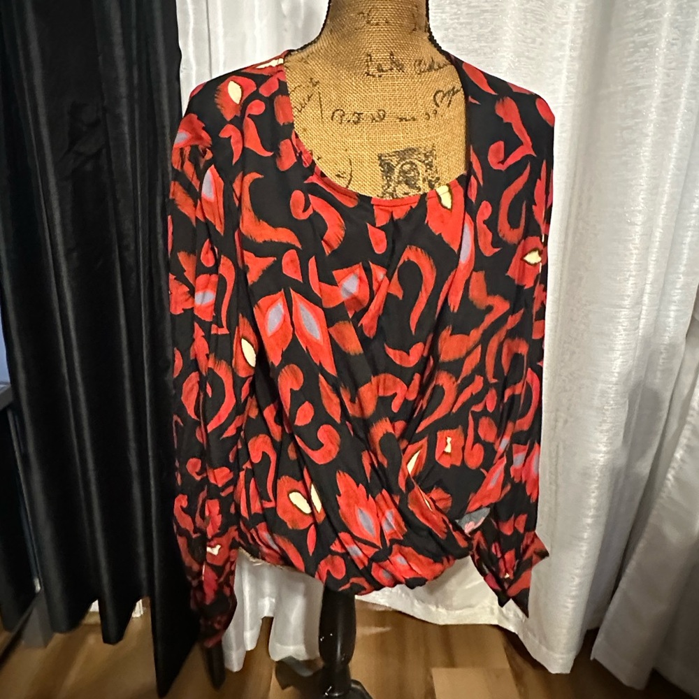 Stylish Red and Black Women's Top L